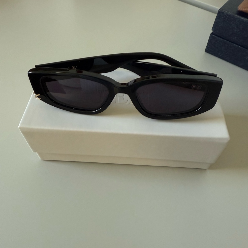 DEZI Black Rectangular Sunglasses - image 1